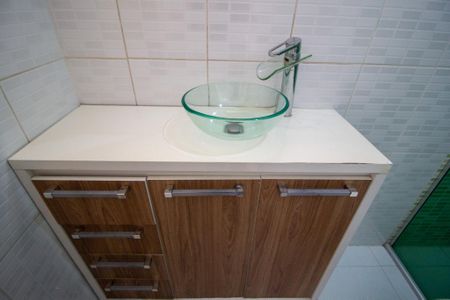 Casa para alugar com 80m², 2 quartos e 2 vagas Casa para alugar com 80m², 2 quartos e 2 vagasBanheiro