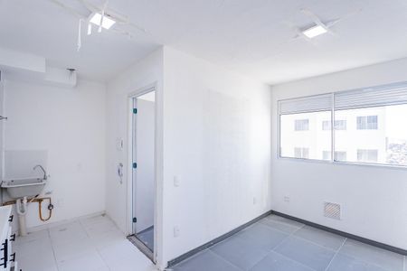 Apartamento para alugar com 32m², 2 quartos e sem vaga Apartamento para alugar com 32m², 2 quartos e sem vagaSala, cozinha e área de serviço