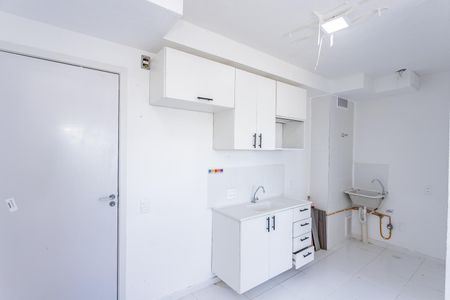 Apartamento para alugar com 32m², 2 quartos e sem vaga Apartamento para alugar com 32m², 2 quartos e sem vagaSala, cozinha e área de serviço