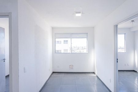 Sala, cozinha e área de serviço de apartamento para alugar com 2 quartos, 32m² em Vila Pereira Cerca, São Paulo