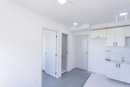 Apartamento para alugar com 32m², 2 quartos e sem vaga Apartamento para alugar com 32m², 2 quartos e sem vagaSala, cozinha e área de serviço