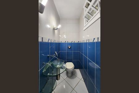 Casa à venda com 520m², 4 quartos e 4 vagas Casa à venda com 520m², 4 quartos e 4 vagasLavabo