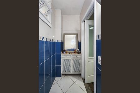 Casa à venda com 520m², 4 quartos e 4 vagas Casa à venda com 520m², 4 quartos e 4 vagasLavabo