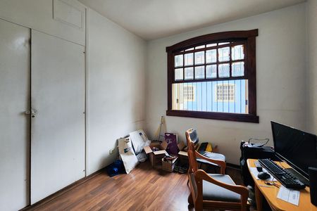 Casa à venda com 520m², 4 quartos e 4 vagas Casa à venda com 520m², 4 quartos e 4 vagasQuarto 3