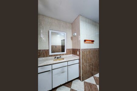 Casa à venda com 520m², 4 quartos e 4 vagas Casa à venda com 520m², 4 quartos e 4 vagasBanheiro Social