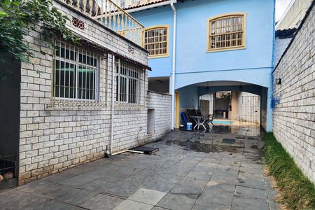 Casa à venda com 520m², 4 quartos e 4 vagas Casa à venda com 520m², 4 quartos e 4 vagasGaragem