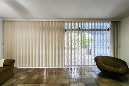 Casa à venda com 520m², 4 quartos e 4 vagas Casa à venda com 520m², 4 quartos e 4 vagasSala