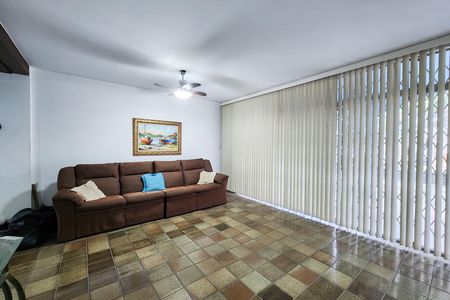 Casa à venda com 520m², 4 quartos e 4 vagas Casa à venda com 520m², 4 quartos e 4 vagasSala