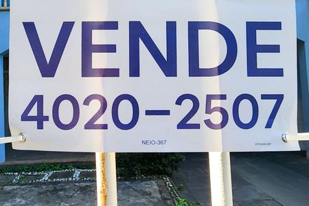 Casa à venda com 520m², 4 quartos e 4 vagas Casa à venda com 520m², 4 quartos e 4 vagasPlaca NEIO-367