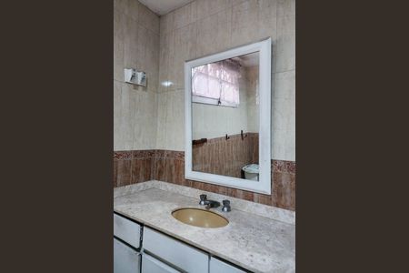 Casa à venda com 520m², 4 quartos e 4 vagas Casa à venda com 520m², 4 quartos e 4 vagasBanheiro Social