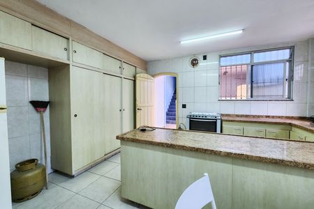 Casa à venda com 520m², 4 quartos e 4 vagas Casa à venda com 520m², 4 quartos e 4 vagasCozinha