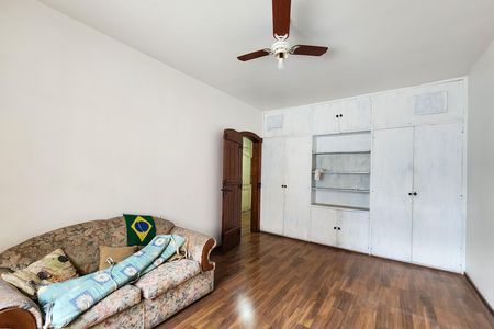 Casa à venda com 520m², 4 quartos e 4 vagas Casa à venda com 520m², 4 quartos e 4 vagasQuarto 2
