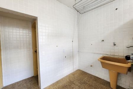 Casa à venda com 520m², 4 quartos e 4 vagas Casa à venda com 520m², 4 quartos e 4 vagasÁrea de Serviço