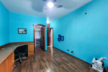 Casa à venda com 520m², 4 quartos e 4 vagas Casa à venda com 520m², 4 quartos e 4 vagasQuarto 1