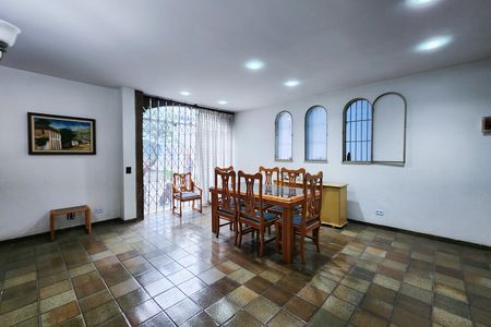 Casa à venda com 520m², 4 quartos e 4 vagas Casa à venda com 520m², 4 quartos e 4 vagasSala de Jantar