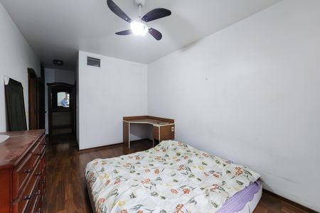 Casa à venda com 520m², 4 quartos e 4 vagas Casa à venda com 520m², 4 quartos e 4 vagasSuíte
