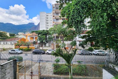 Casa à venda com 520m², 4 quartos e 4 vagas Casa à venda com 520m², 4 quartos e 4 vagasVista
