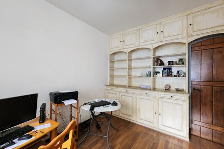 Casa à venda com 520m², 4 quartos e 4 vagas Casa à venda com 520m², 4 quartos e 4 vagasQuarto 3