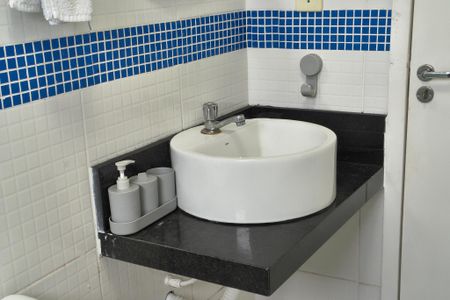 Apartamento para alugar com 55m², 2 quartos e 1 vagaBanheiro 
