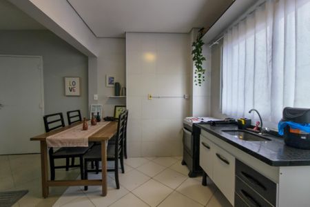 Cozinha  de apartamento para alugar com 2 quartos, 55m² em Solemar, Praia Grande