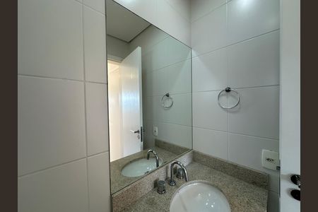 Apartamento para alugar com 66m², 2 quartos e 1 vaga Apartamento para alugar com 66m², 2 quartos e 1 vagaBanheiro da Suíte