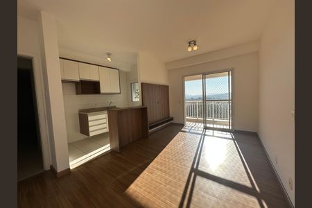 Sala de apartamento para alugar com 2 quartos, 66m² em Empresarial 18 do Forte, Barueri