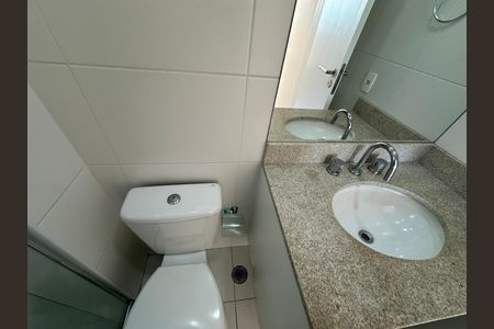 Apartamento para alugar com 66m², 2 quartos e 1 vaga Apartamento para alugar com 66m², 2 quartos e 1 vagaBanheiro da Suíte