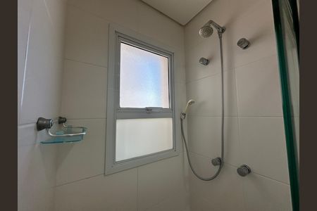 Banheiro da Suíte de apartamento para alugar com 2 quartos, 66m² em Empresarial 18 do Forte, Barueri