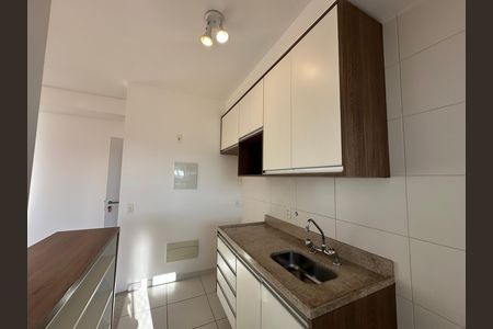 Cozinha de apartamento para alugar com 2 quartos, 66m² em Empresarial 18 do Forte, Barueri