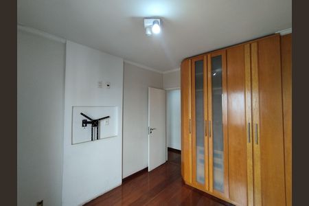 Apartamento à venda com 167m², 3 quartos e 3 vagas Apartamento à venda com 167m², 3 quartos e 3 vagasQuarto
