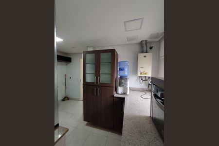 Apartamento à venda com 167m², 3 quartos e 3 vagas Apartamento à venda com 167m², 3 quartos e 3 vagasCozinha - Armários