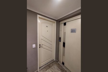 Apartamento à venda com 167m², 3 quartos e 3 vagas Apartamento à venda com 167m², 3 quartos e 3 vagasHall de entrada