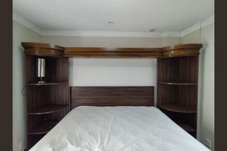 Apartamento à venda com 167m², 3 quartos e 3 vagas Apartamento à venda com 167m², 3 quartos e 3 vagasSuíte