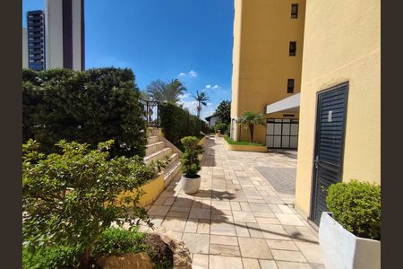 Apartamento à venda com 167m², 3 quartos e 3 vagas Apartamento à venda com 167m², 3 quartos e 3 vagasÁrea comum