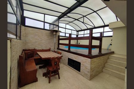 Apartamento à venda com 167m², 3 quartos e 3 vagas Apartamento à venda com 167m², 3 quartos e 3 vagasÁrea gourmet