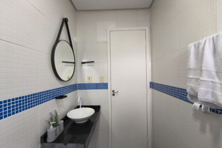 Apartamento para alugar com 55m², 2 quartos e sem vagaBanheiro 