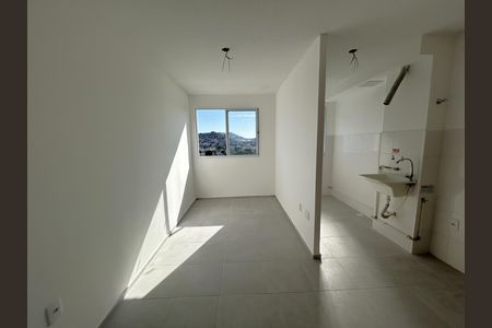 Sala de apartamento para alugar com 2 quartos, 41m² em Inhaúma, Rio de Janeiro