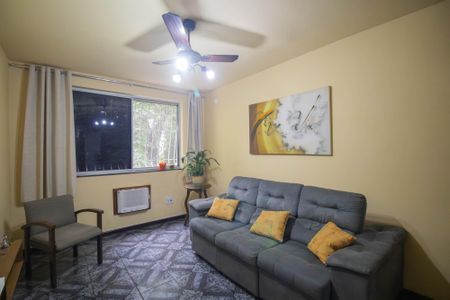 Sala de apartamento para alugar com 3 quartos, 80m² em Rocha, São Gonçalo