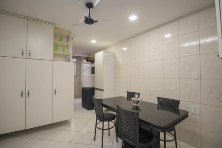 Cozinha de apartamento para alugar com 3 quartos, 80m² em Rocha, São Gonçalo