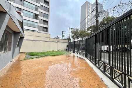 Casa para alugar com 240m², 2 quartos e 7 vagas Casa para alugar com 240m², 2 quartos e 7 vagasGaragem
