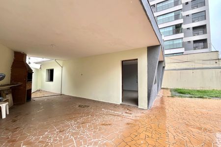 Casa para alugar com 240m², 2 quartos e 7 vagas Casa para alugar com 240m², 2 quartos e 7 vagasGaragem