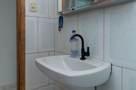 Casa para alugar com 110m², 2 quartos e 1 vaga Casa para alugar com 110m², 2 quartos e 1 vagaBanheiro Social