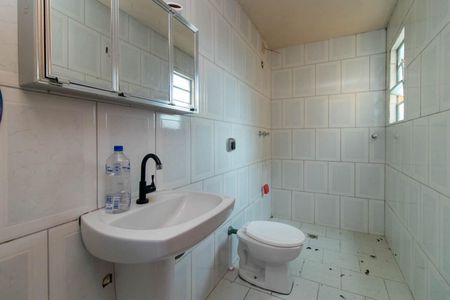 Casa para alugar com 110m², 2 quartos e 1 vaga Casa para alugar com 110m², 2 quartos e 1 vagaBanheiro Social