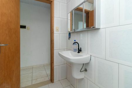 Casa para alugar com 110m², 2 quartos e 1 vaga Casa para alugar com 110m², 2 quartos e 1 vagaBanheiro Social