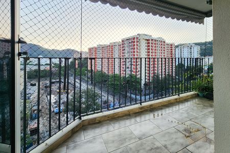 Apartamento à venda com 103m², 2 quartos e 2 vagas Apartamento à venda com 103m², 2 quartos e 2 vagasVaranda