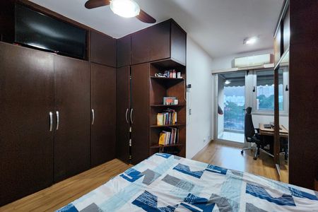 Apartamento à venda com 103m², 2 quartos e 2 vagas Apartamento à venda com 103m², 2 quartos e 2 vagasSuíte