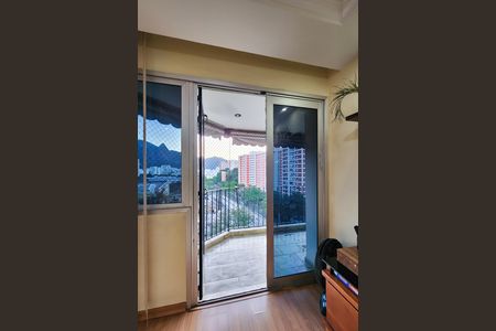 Apartamento à venda com 103m², 2 quartos e 2 vagas Apartamento à venda com 103m², 2 quartos e 2 vagasVaranda