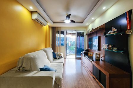 Apartamento à venda com 103m², 2 quartos e 2 vagas Apartamento à venda com 103m², 2 quartos e 2 vagasSala