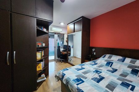 Apartamento à venda com 103m², 2 quartos e 2 vagas Apartamento à venda com 103m², 2 quartos e 2 vagasSuíte