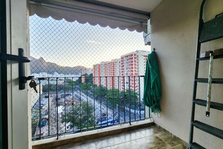 Apartamento à venda com 103m², 2 quartos e 2 vagas Apartamento à venda com 103m², 2 quartos e 2 vagasVaranda da Suíte